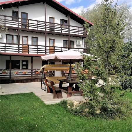 Casa Carp Calarasi Hotel ภายนอก รูปภาพ