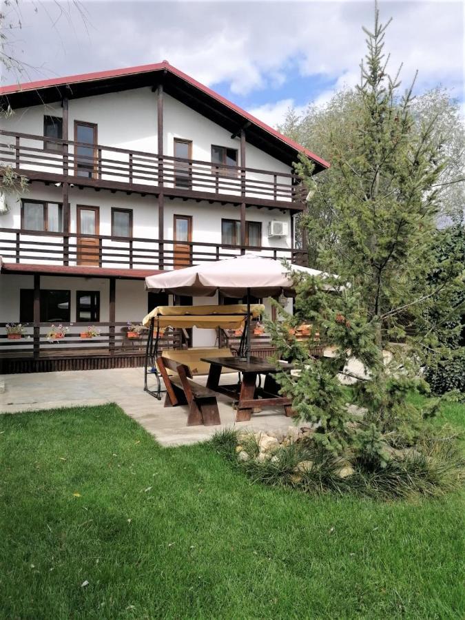 Casa Carp Calarasi Hotel ภายนอก รูปภาพ
