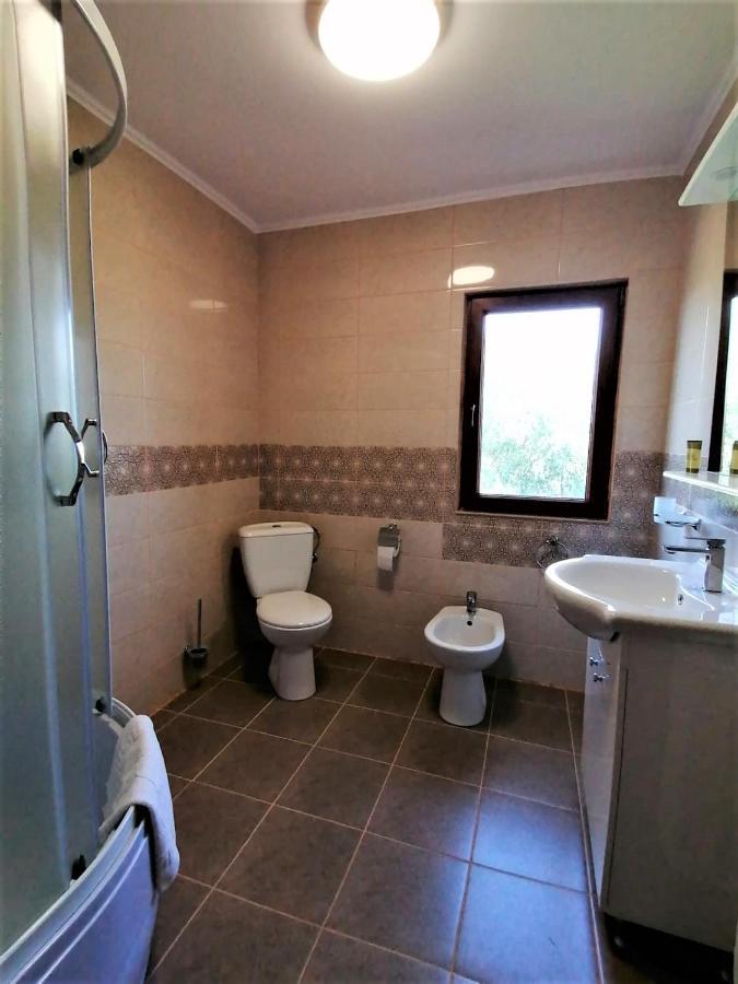 Casa Carp Calarasi Hotel ภายนอก รูปภาพ