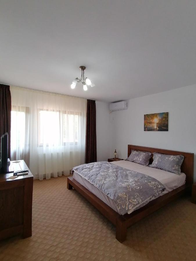 Casa Carp Calarasi Hotel ภายนอก รูปภาพ