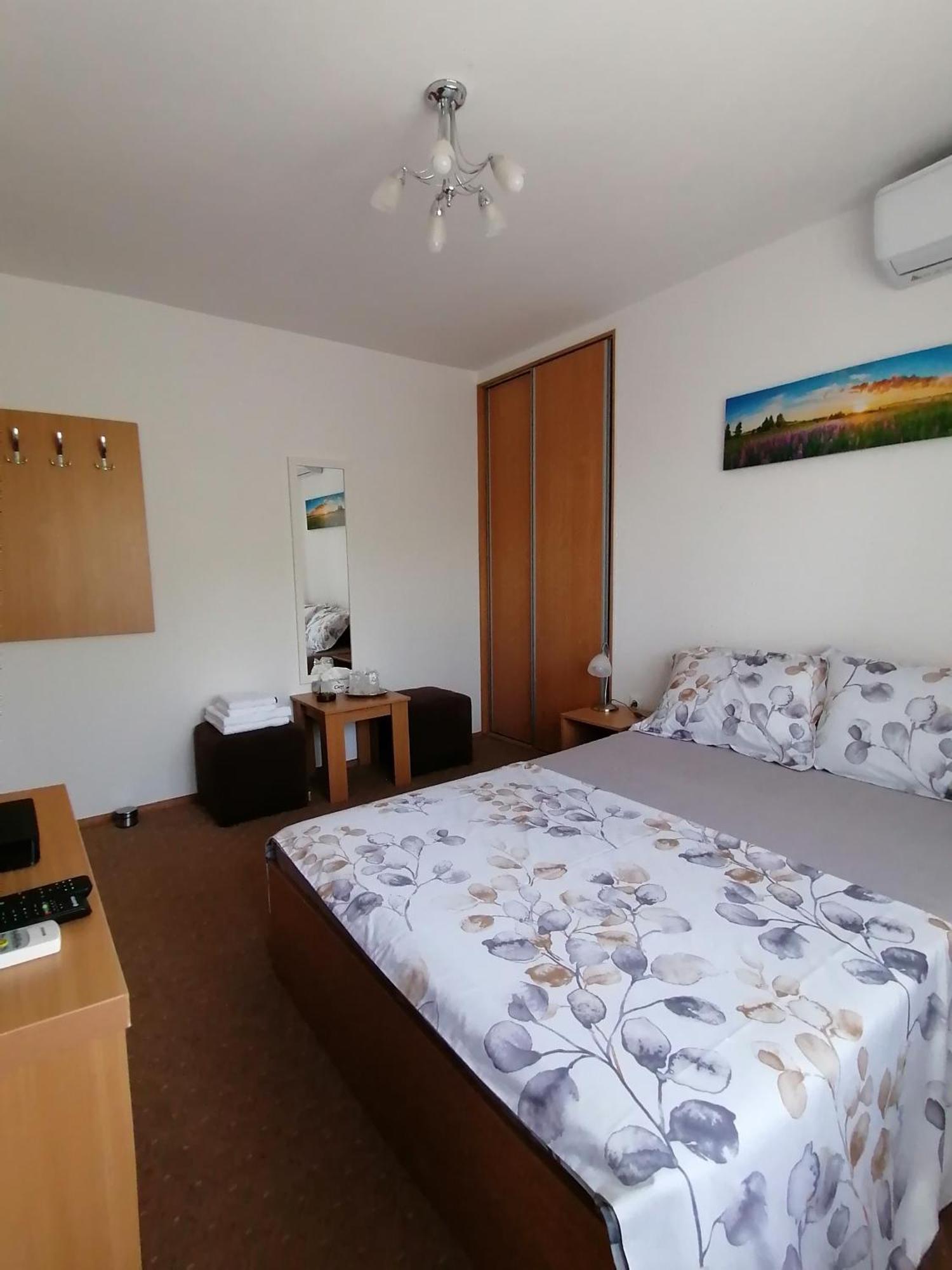 Casa Carp Calarasi Hotel ภายนอก รูปภาพ