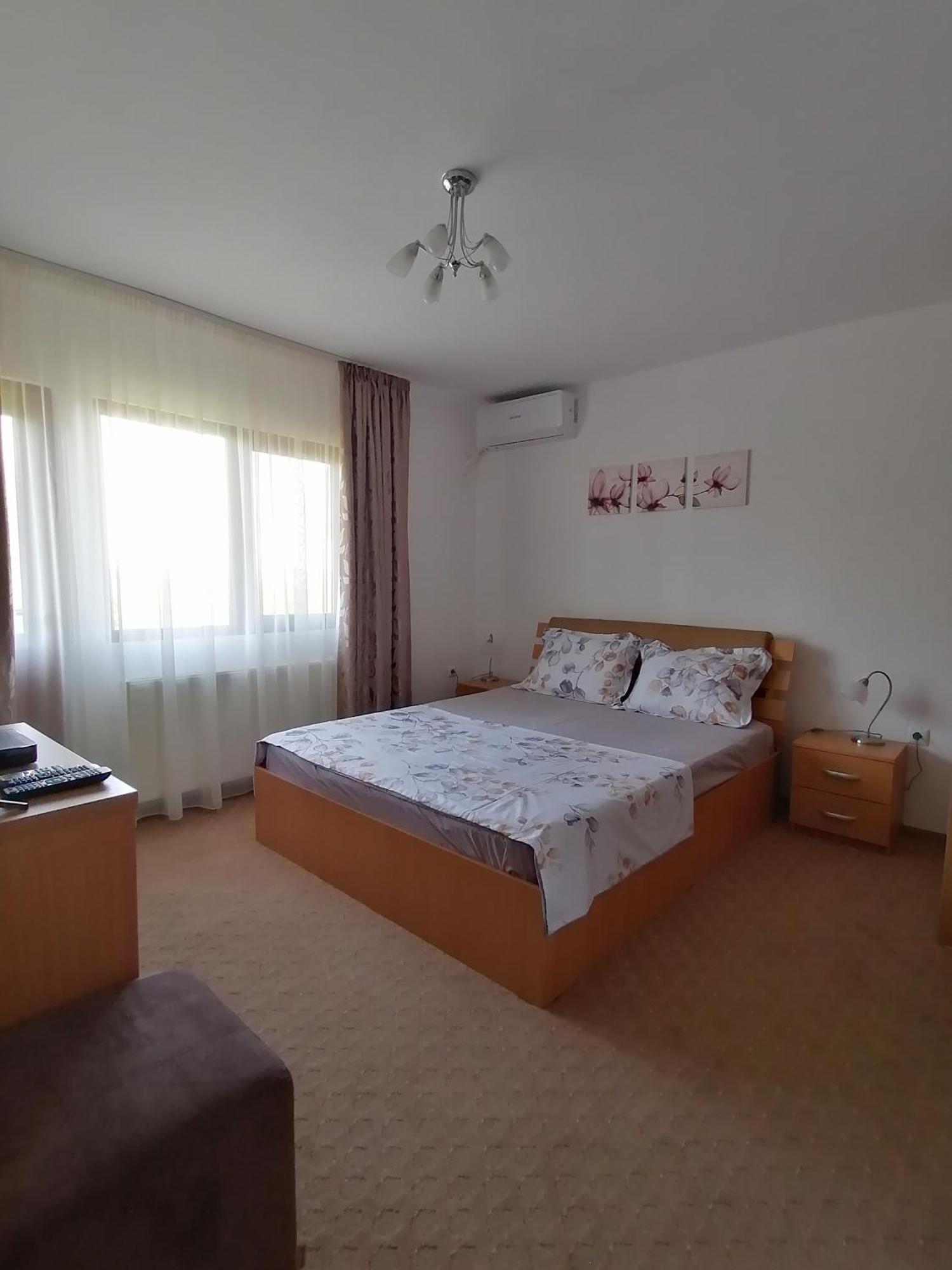 Casa Carp Calarasi Hotel ภายนอก รูปภาพ