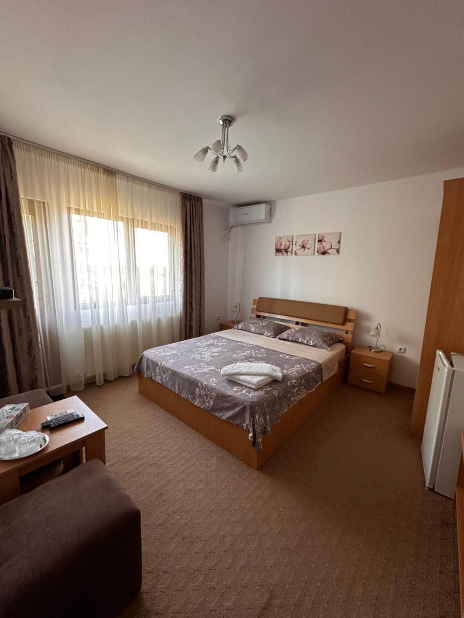 Casa Carp Calarasi Hotel ภายนอก รูปภาพ
