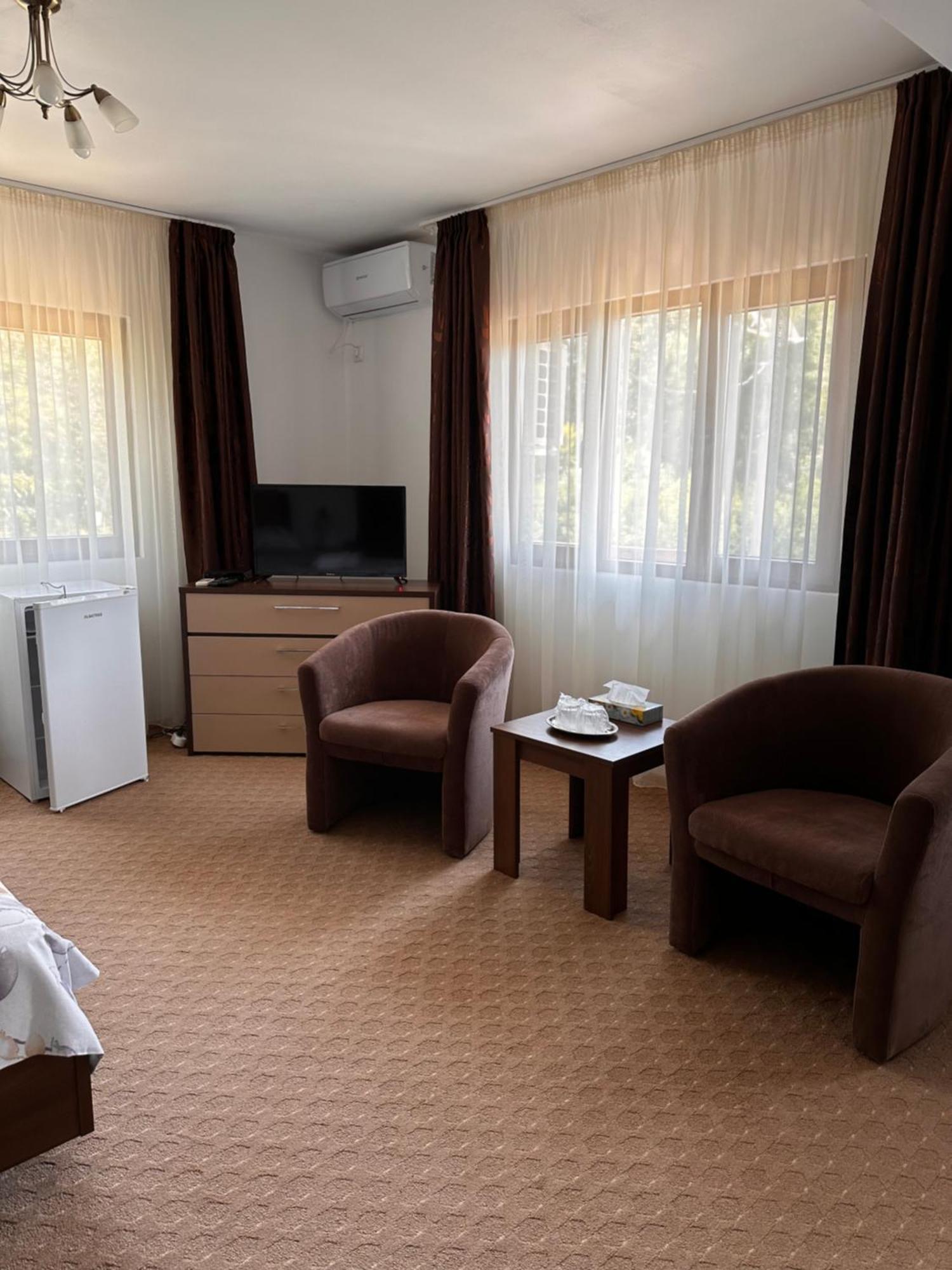 Casa Carp Calarasi Hotel ภายนอก รูปภาพ